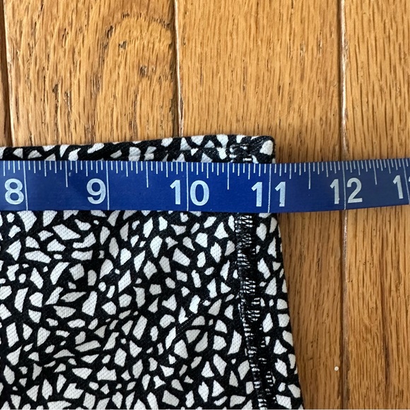 Lululemon Wunder Under Crop (Hi-Rise) Miss Mosaic Black size 4 - Picture 8 of 15